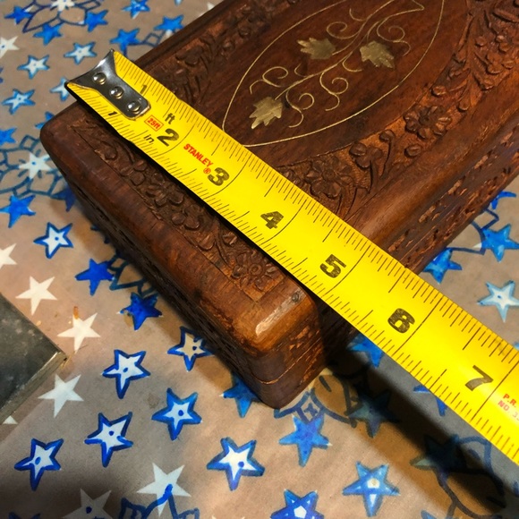 Set of 2 Carved Wooden boxes (India) - Picture 6 of 9